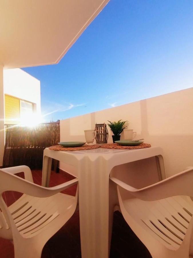 Lovely Apartment 500 M Walk To The Beach Portimao Bagian luar foto